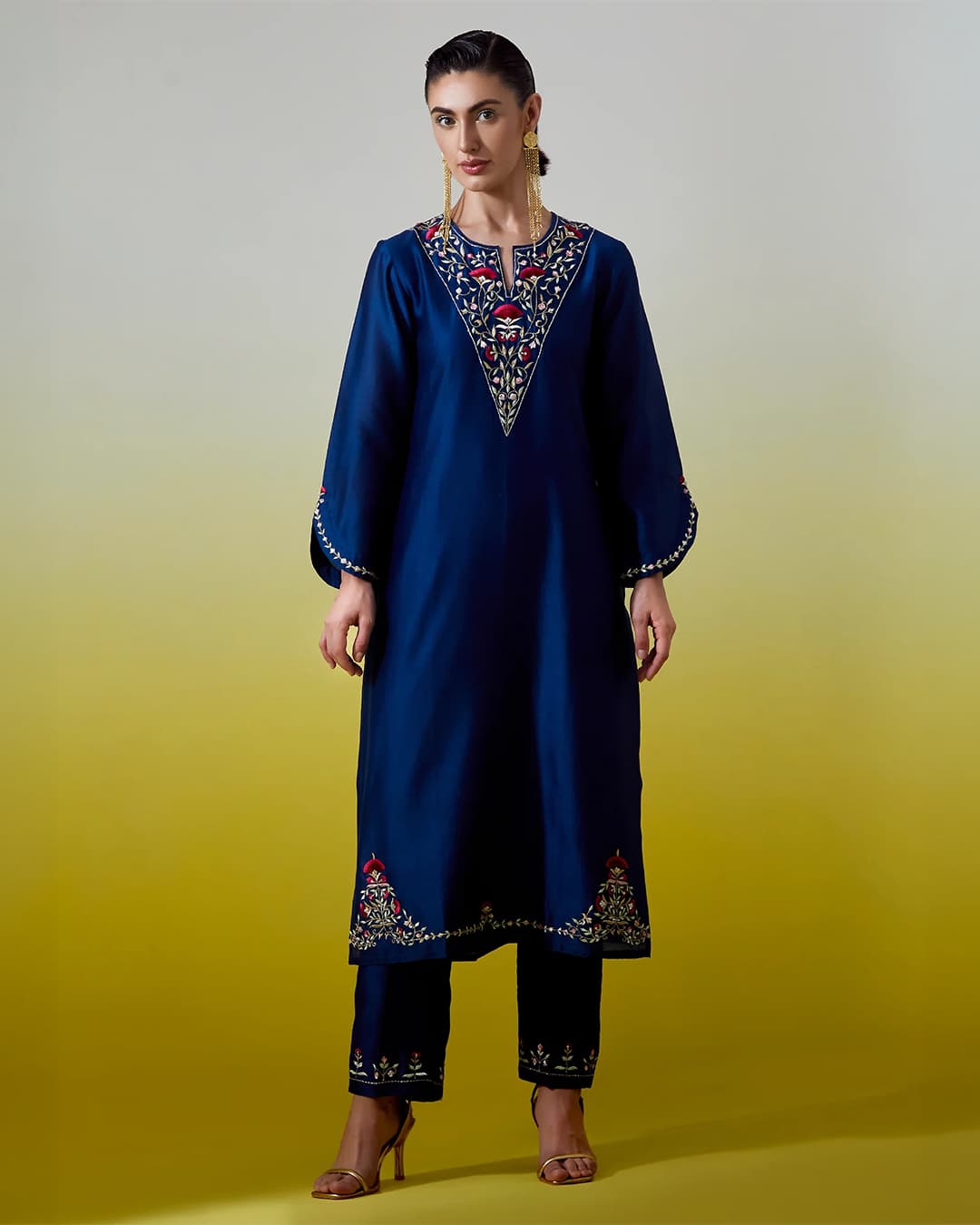 Notched neck kurta with pant