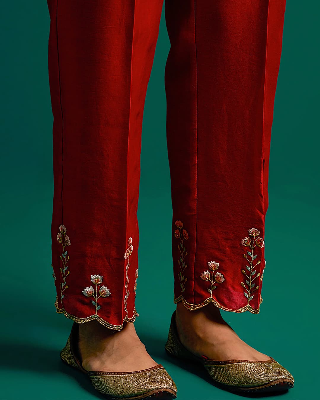 Red V neck hand embroidered silk chanderi kurta set with green chanderi dupatta