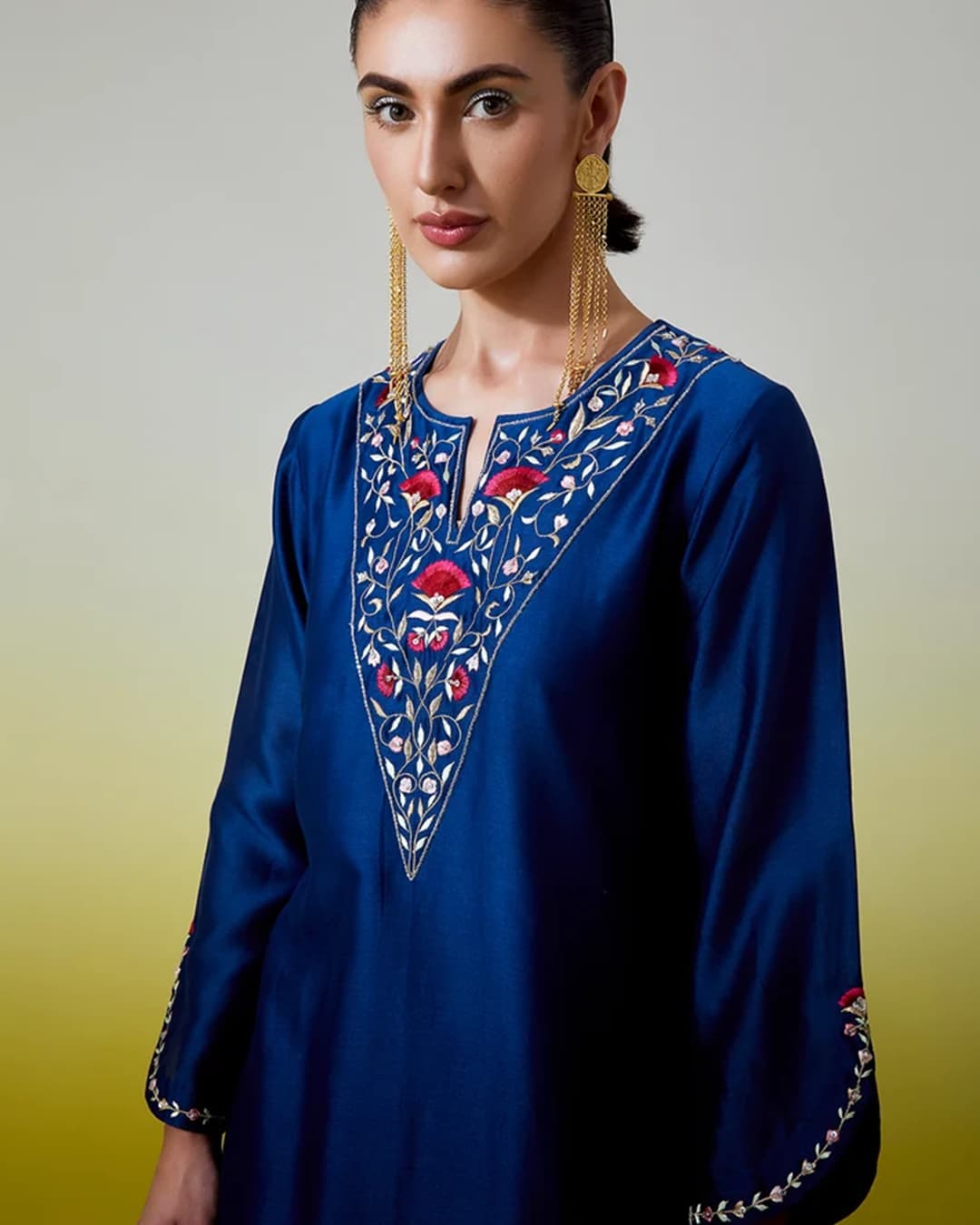 Notched neck kurta with pant